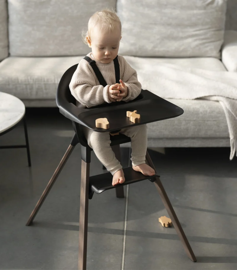 USCA_Clikk-25_UGC-imagery_Product-baby_Black_WarmBrown_938x1072px Stokke Clikk High Chair