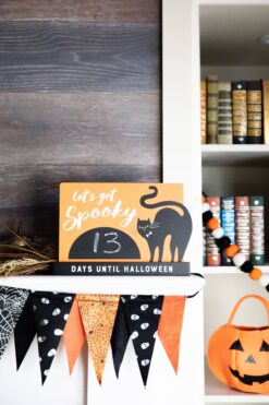 pearhead Halloween Chalkboard Countdown Sign