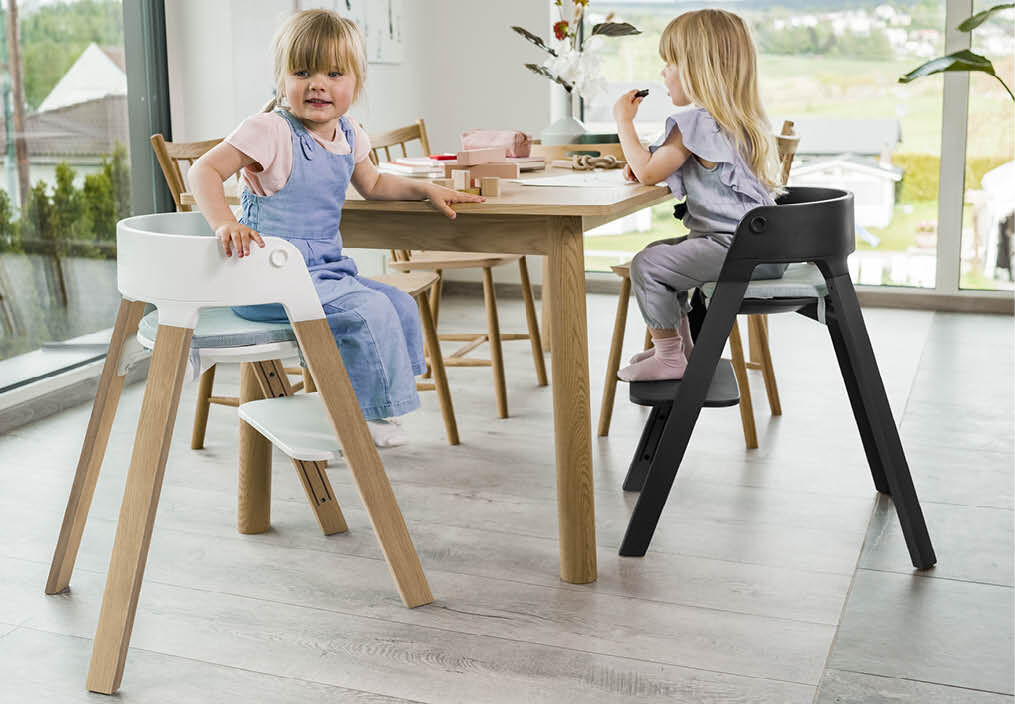 Stokke Steps Black and White