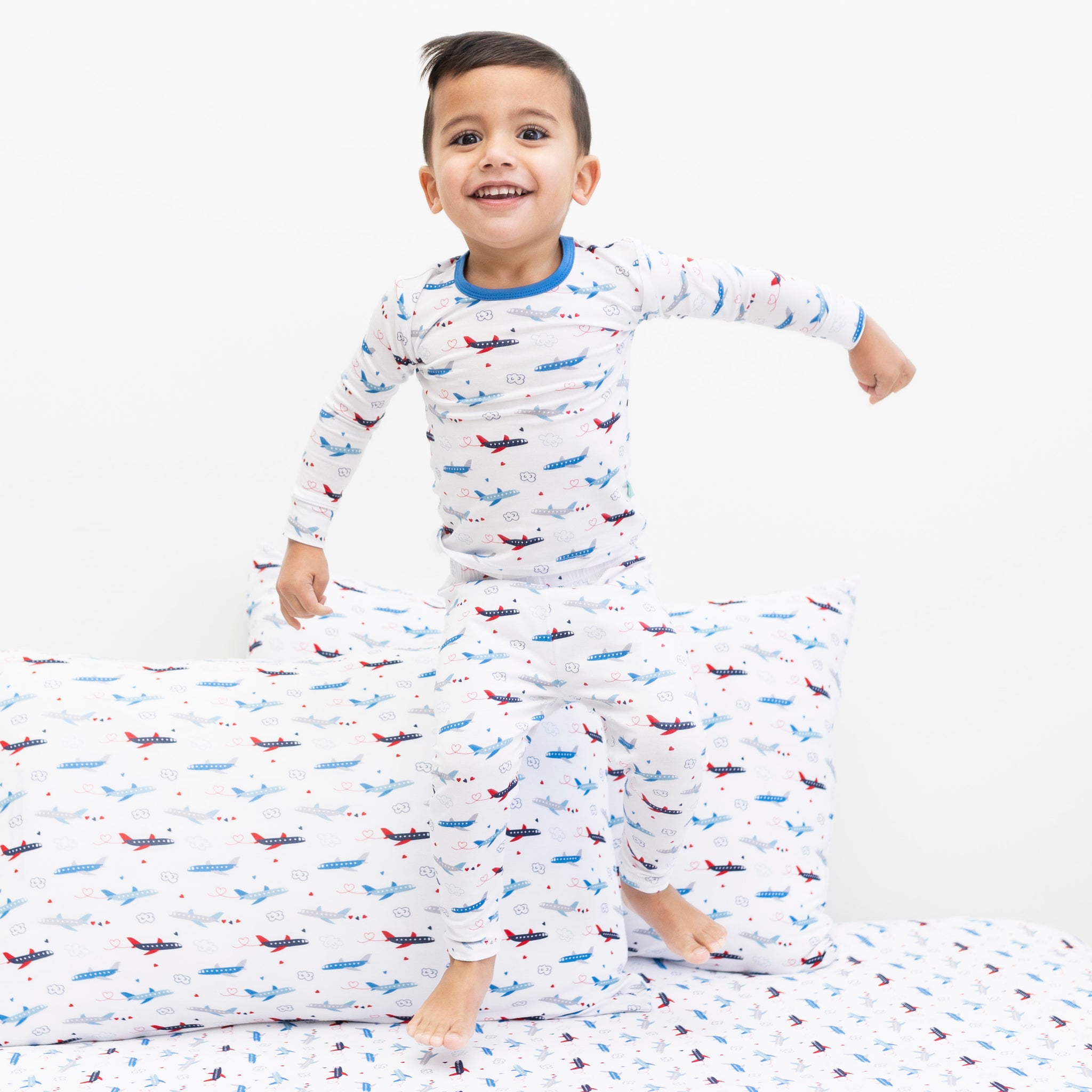 bộ pijama nam nữ, bộ đồ ngủ pijama chất lụa tô châu cao cấp mềm mại thoáng  mát hoa văn LV sắc nét