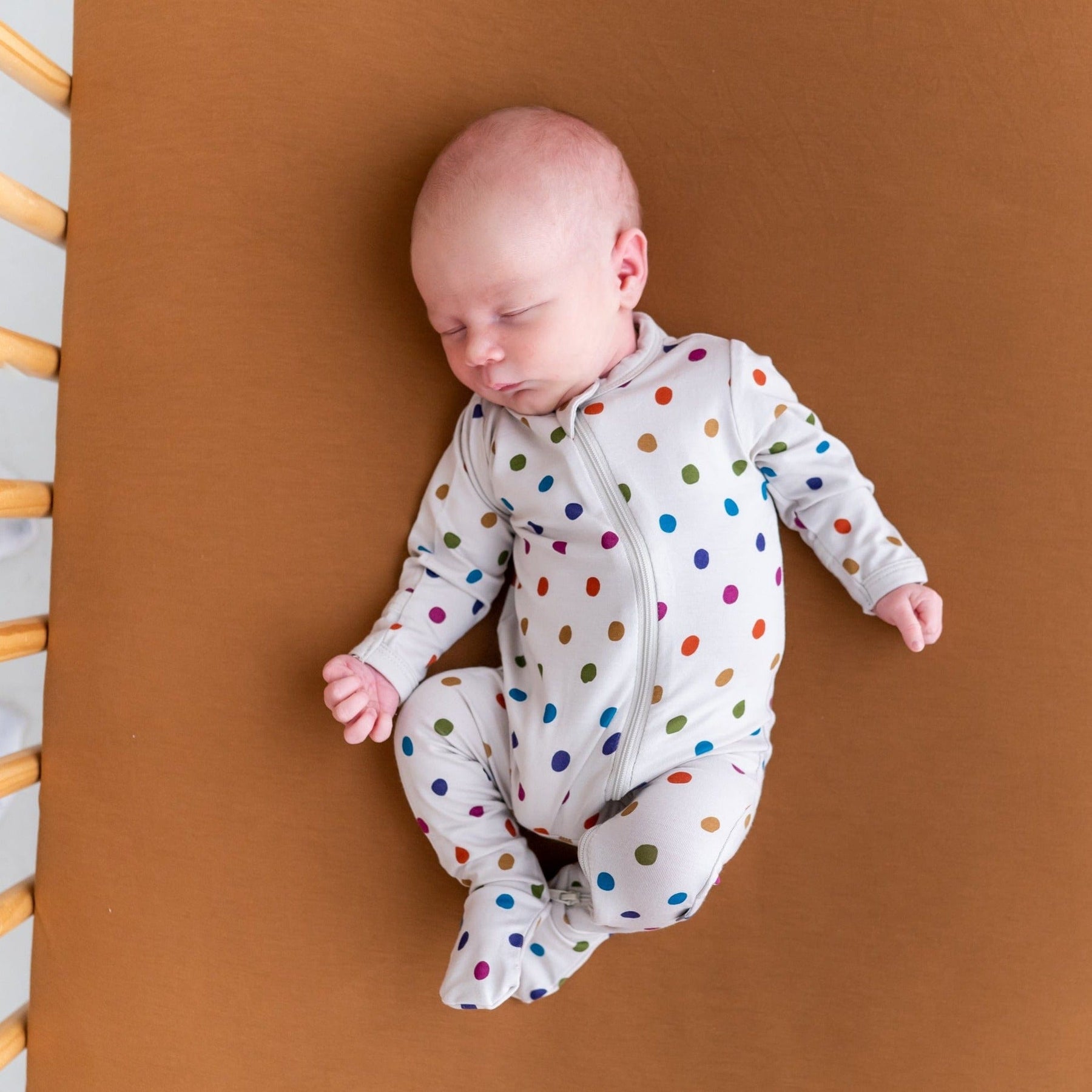 Kyte BABY Zippered Footie in Oat Polka Dot Blossom