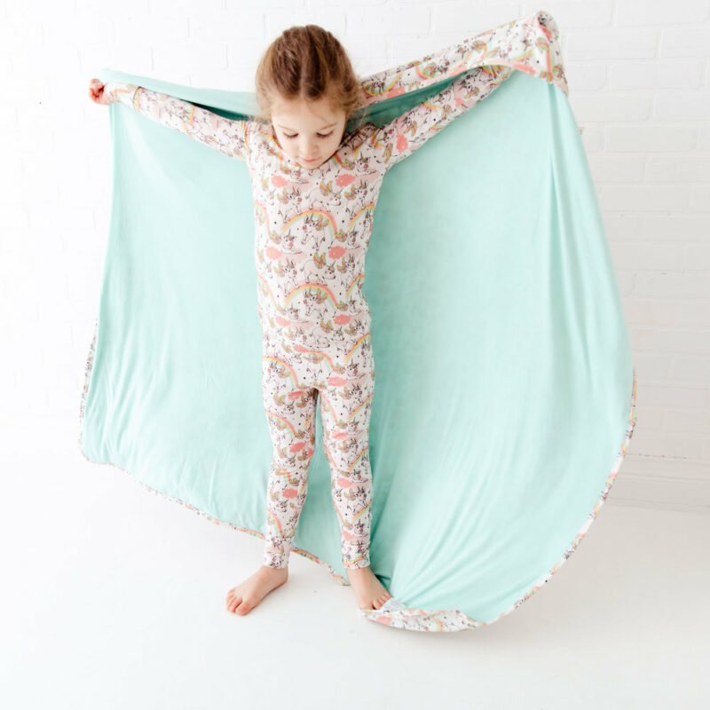 Dream Jamms When Pigs Fly Bamboo Viscose Reversible Blanket