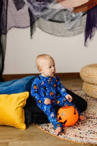 Muse Threads Scaredy Cats Zip Convertible Footie