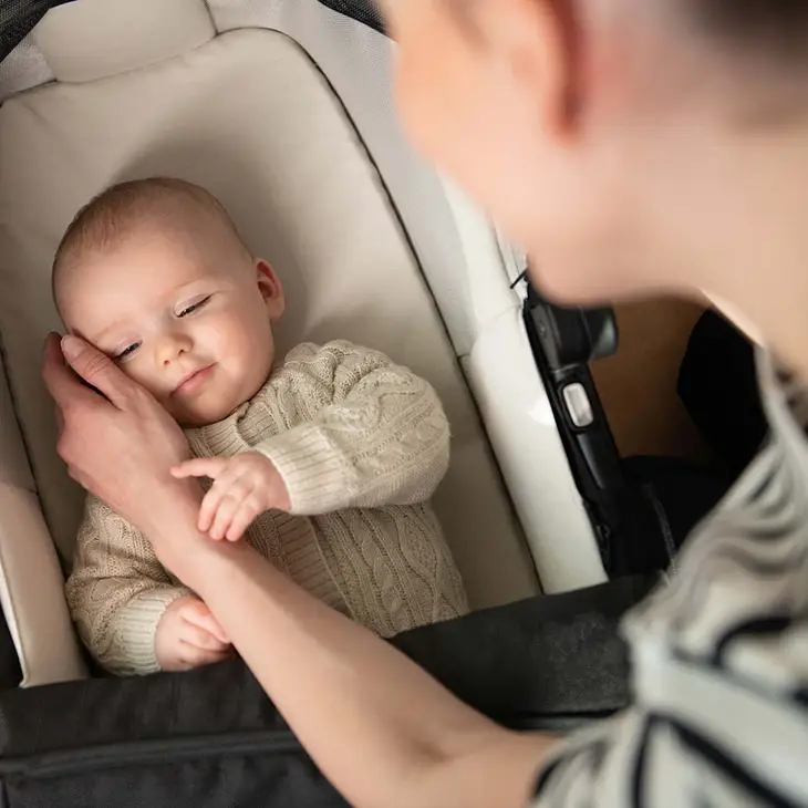 US_LYTL_Caviar_Lifestyle_Copenhagen.0682__RENDER__1100x1100_web_e7d5 Nuna SWIV & TRIV Series Bassinet & Stand
