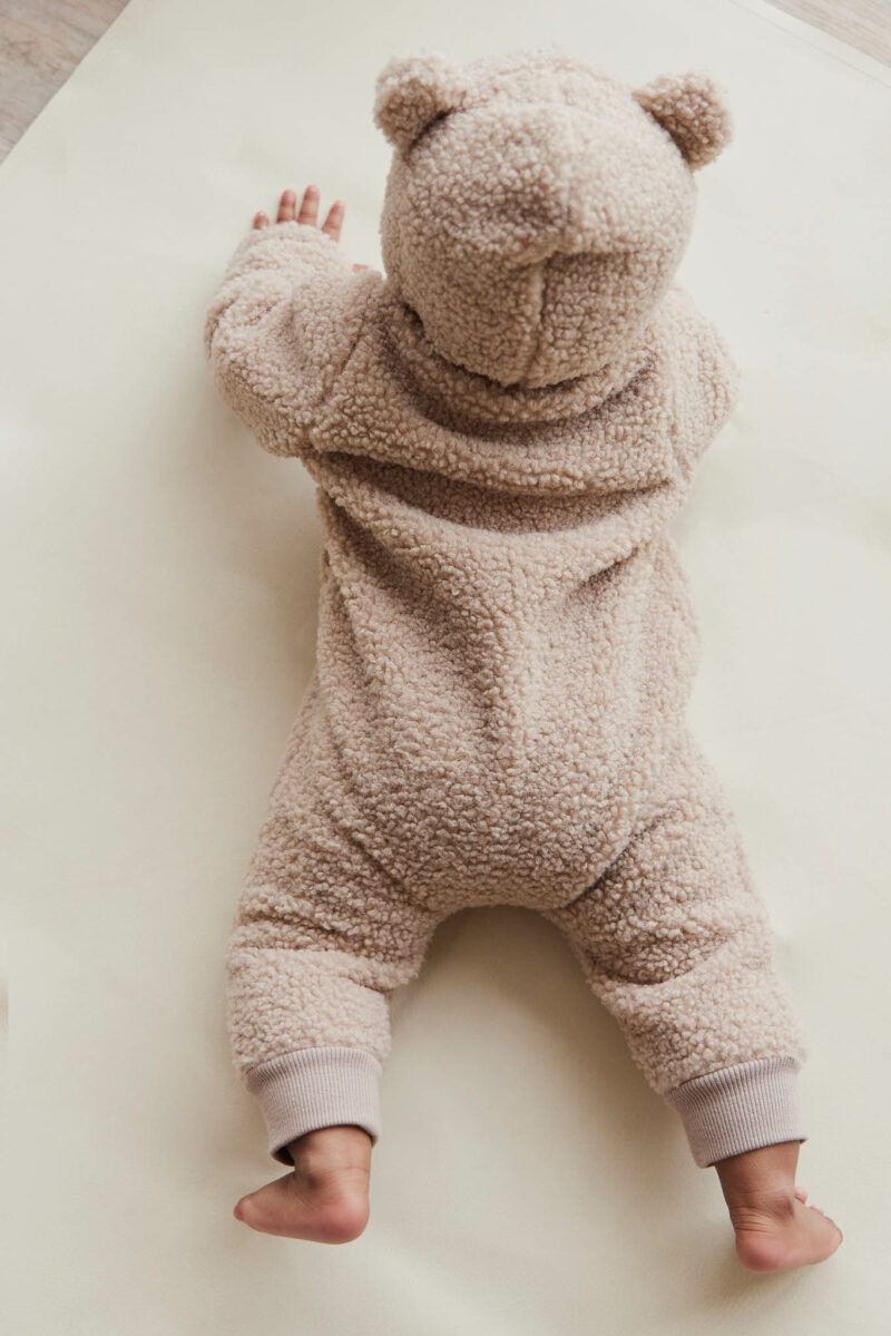 Sasha Sherpa Onesie in Lait Marle