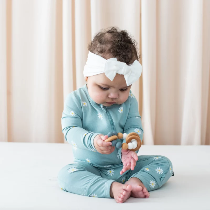 Kyte BABY Zippered Romper in Daisy