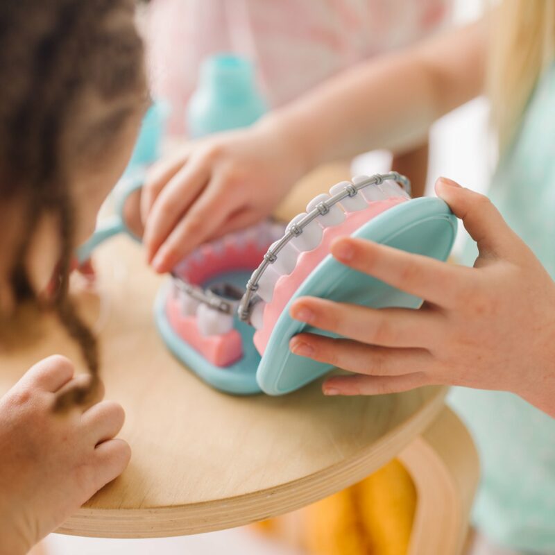 Super Smile Dentist Play Set made by Melissa & Doug