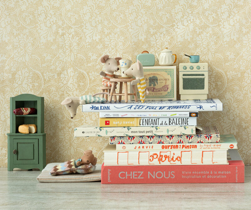 Mouse Corner Cabinet In Dark Green made by Maileg