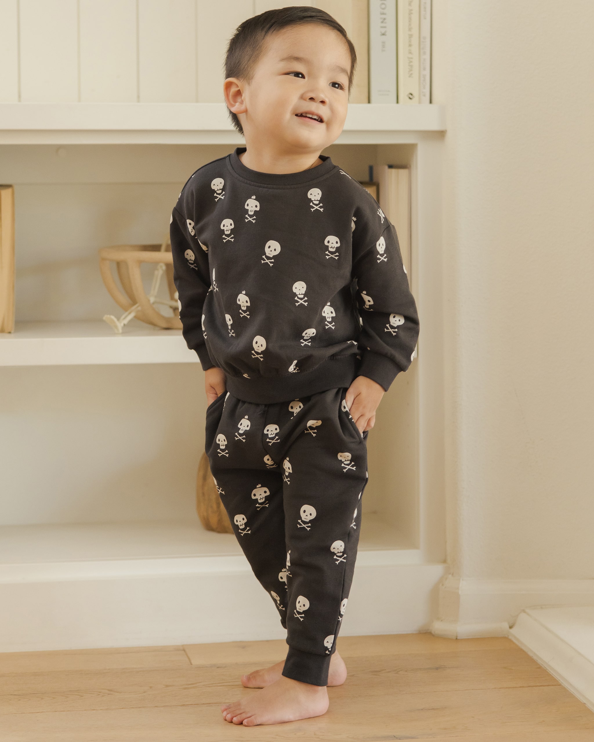 Quincy Mae Relaxed Fleece Sweatshirt In Crossbones