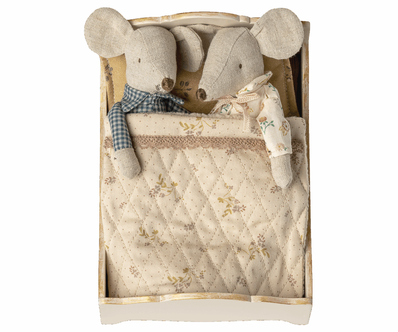 Bed For Mouse In Off White made by Maileg