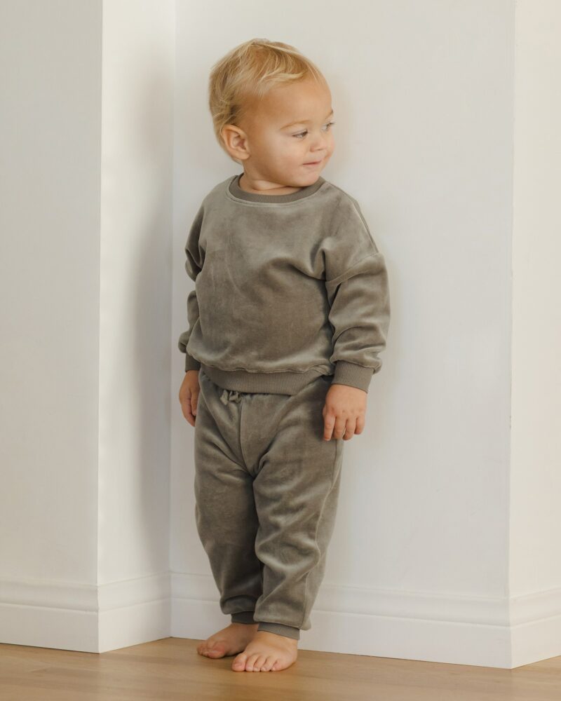 Quincy Mae Velour Relaxed Sweatshirt In Forest