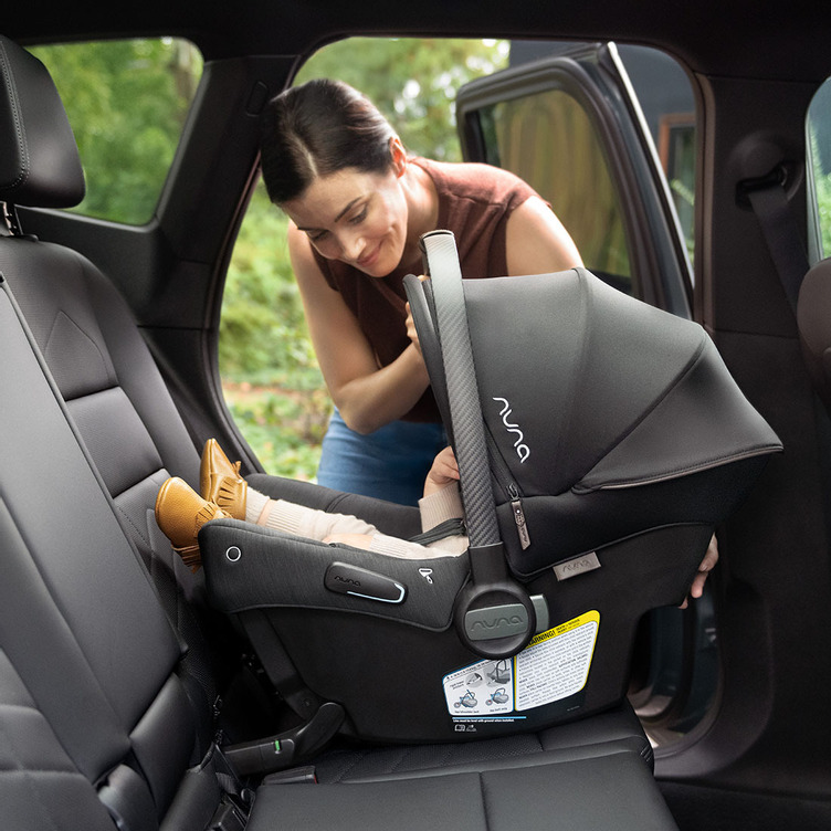 Nuna Triv LX + Pipa URBN Travel System