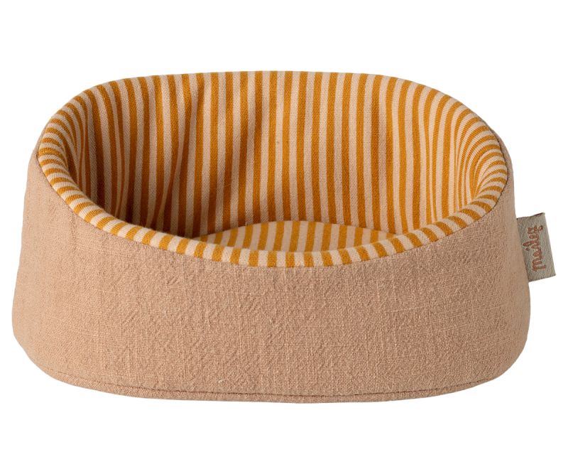 Maileg Pet Basket In Powder