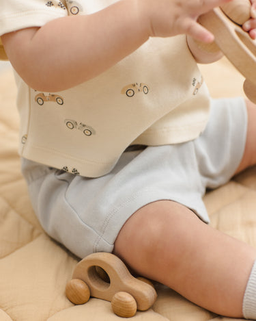 Play Short in Sky from Quincy Mae