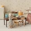 Party Cake and Cake Stand for Mouse in Off White from Maileg