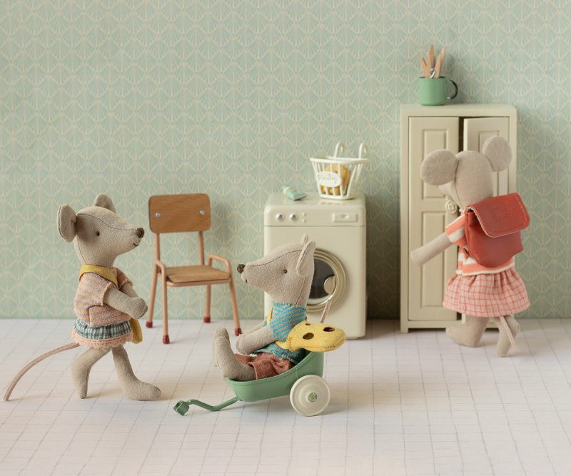 Clothes and Coral Bag for Big Sister Mouse from Maileg