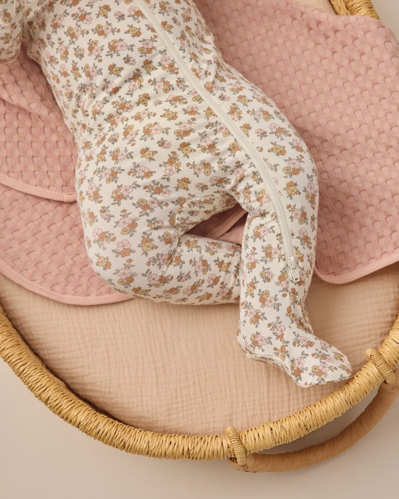 Bamboo Zip Footie in Wildflower from Quincy Mae Bamboo Zip Footie in Wildflower from Quincy Mae