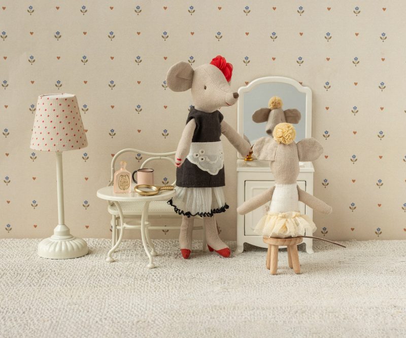 Beautician Mouse Mum from Maileg Beautician Mouse Mum from Maileg
