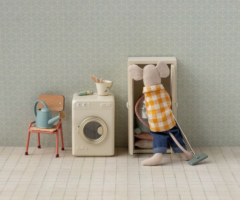Washing Machine for Mouse in Off White from Maileg Washing Machine for Mouse in Off White from Maileg