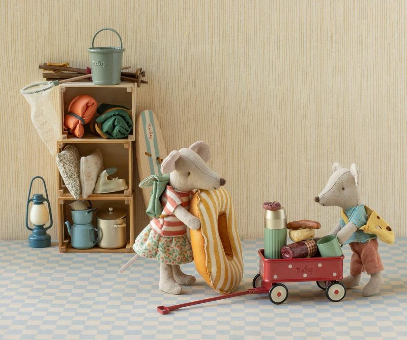 Wagon for Mouse in Red from Maileg Wagon for Mouse in Red from Maileg