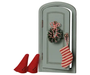 COLOURBOX72070428_2048x Christmas door set, Mouse