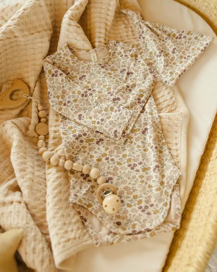 Quincy Mae Bamboo Long Sleeve Bodysuit In Posy